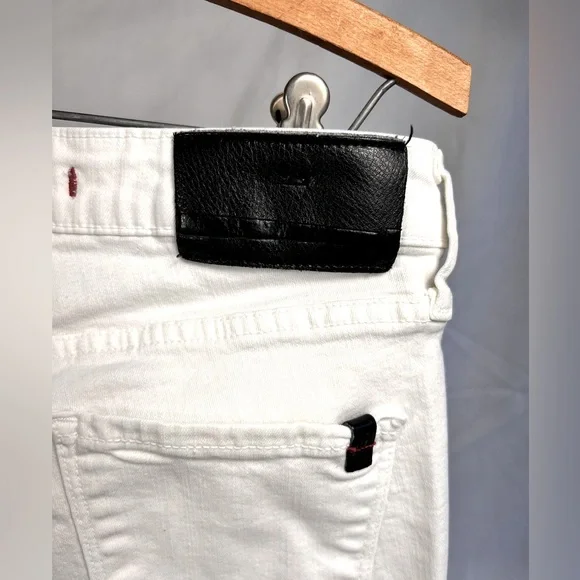 !iT. Cropped Ankle Jeans - Picture 1 of 4